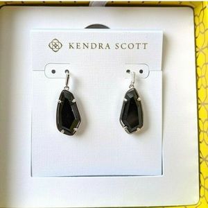 NWT Kendra Scott earrings